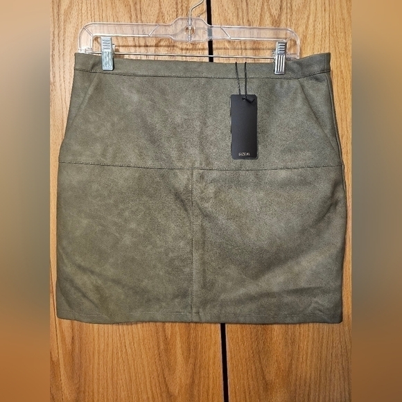 Shinestar Dresses & Skirts - Shinestar XL skirt Green Faux Distressed Leather Mini Skirt